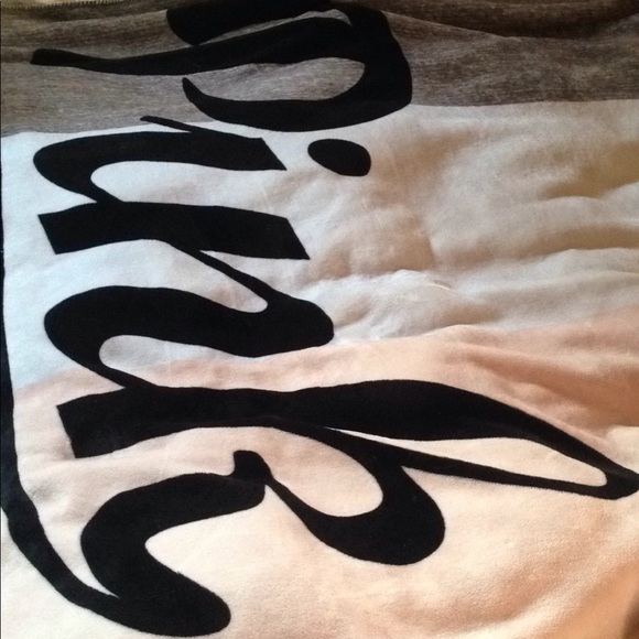 PINK Victoria's Secret Accessories - 🌺Victoria's Secret Pink Sherpa blanket